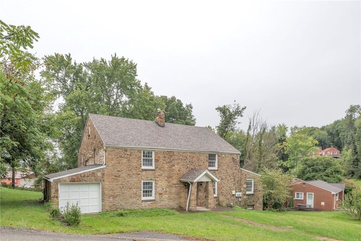 Property Photo:  422 Orchard Dr  PA 15236 