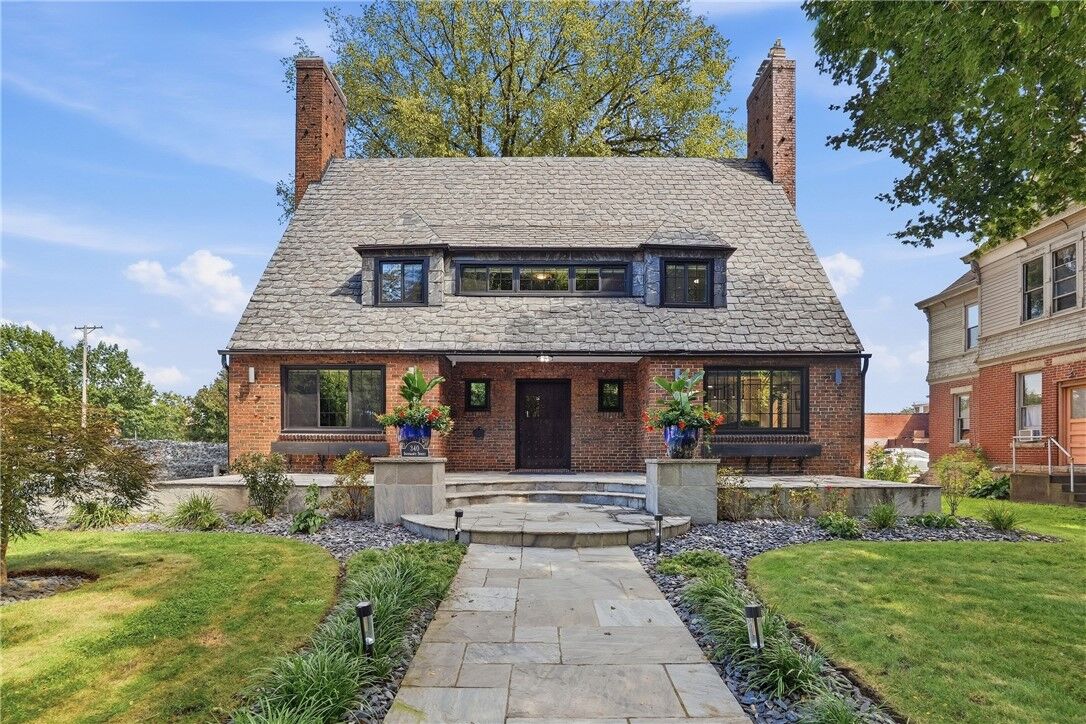 Property Photo: 340 Insurance St PA 15009