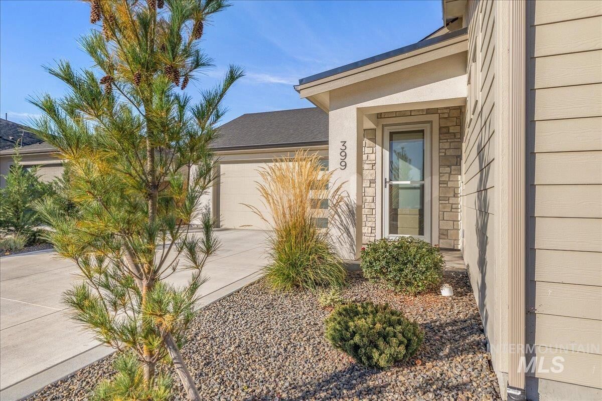 Property Photo: 399 S Big Star Ln ID 83616