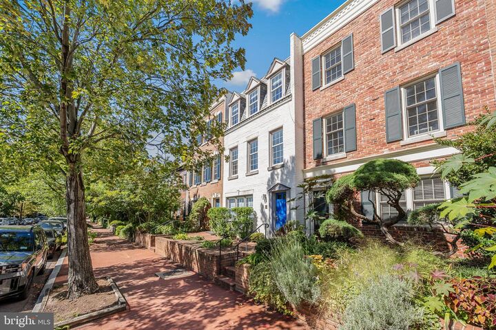 Property Photo: 1230 C Street SE DC 20003