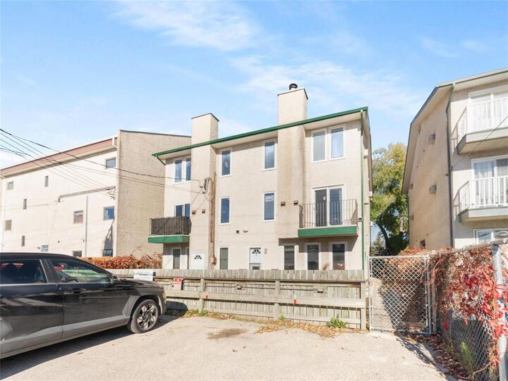 Property Photo:  204 Goulet Street  MB R2N 0G5 