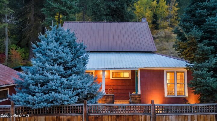 Property Photo:  511 Hunter St  ID 83846 