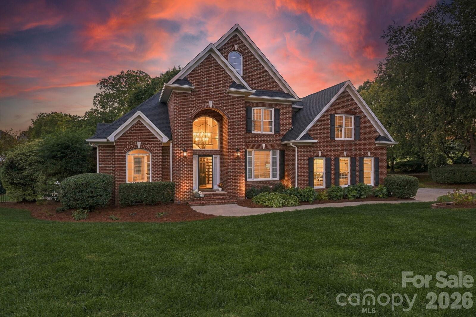 Property Photo:  105 Kings Crest Drive  NC 28117 