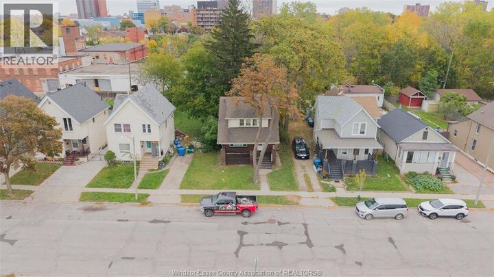 Property Photo:  394 Crawford Avenue  ON N9A 5C4 