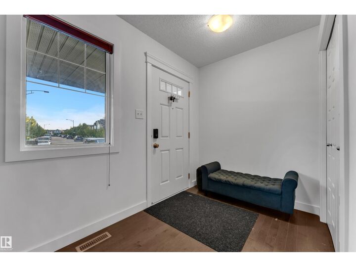 Property Photo:  16052 11 Av SW SW  AB T6W 2H6 
