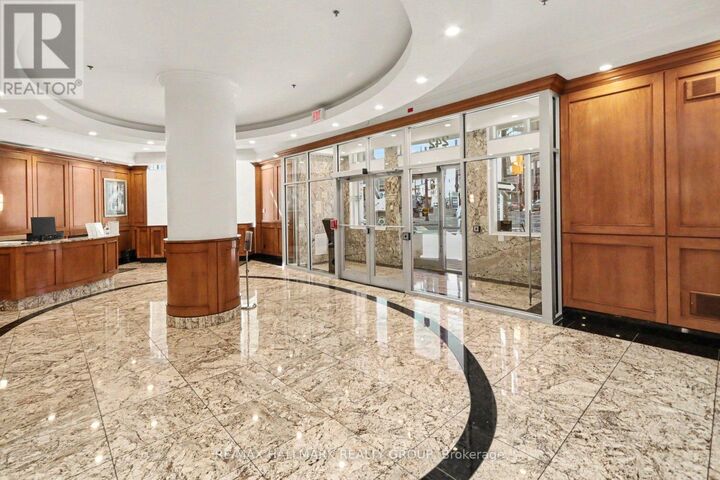 Property Photo:  242 Rideau Street 201  ON K1N 0B7 