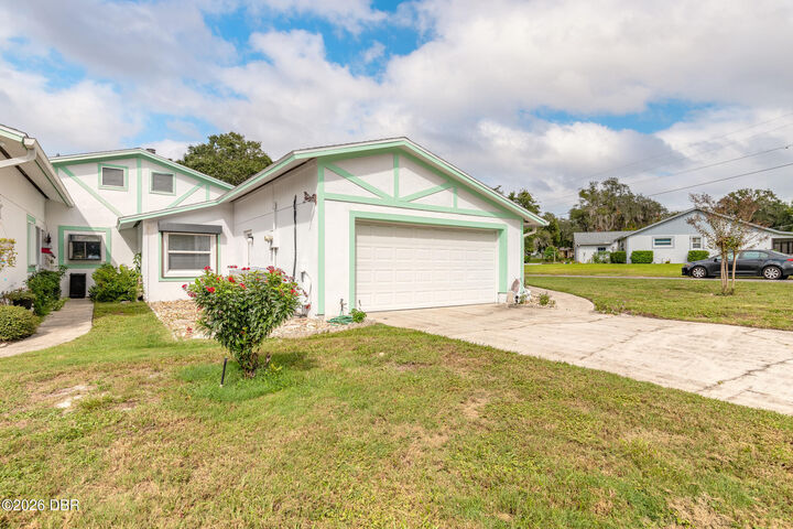 Property Photo:  1 Alicen Court  FL 32174 