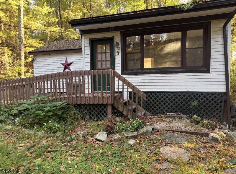 Property Photo:  3 Pochuck Dr  NJ 07461 