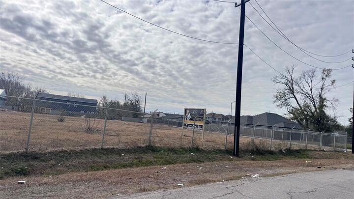 Property Photo: 6409 Haight Street TX 77028