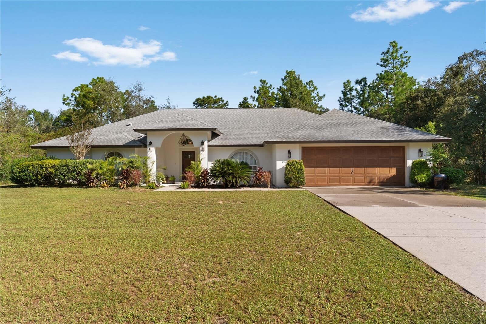 Property Photo:  3815 W Brazilnut Road  FL 34465 