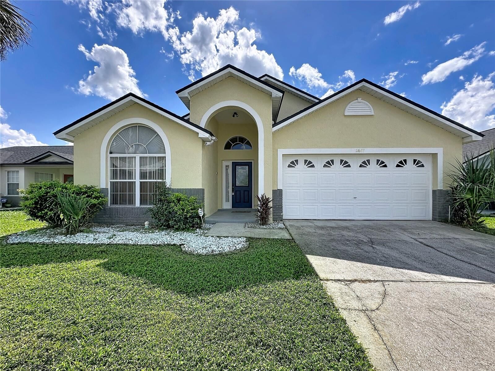 Property Photo: 2647 Oneida Loop FL 34747