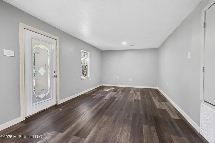 Property Photo:  1006 W Hinton Avenue  MS 39455 