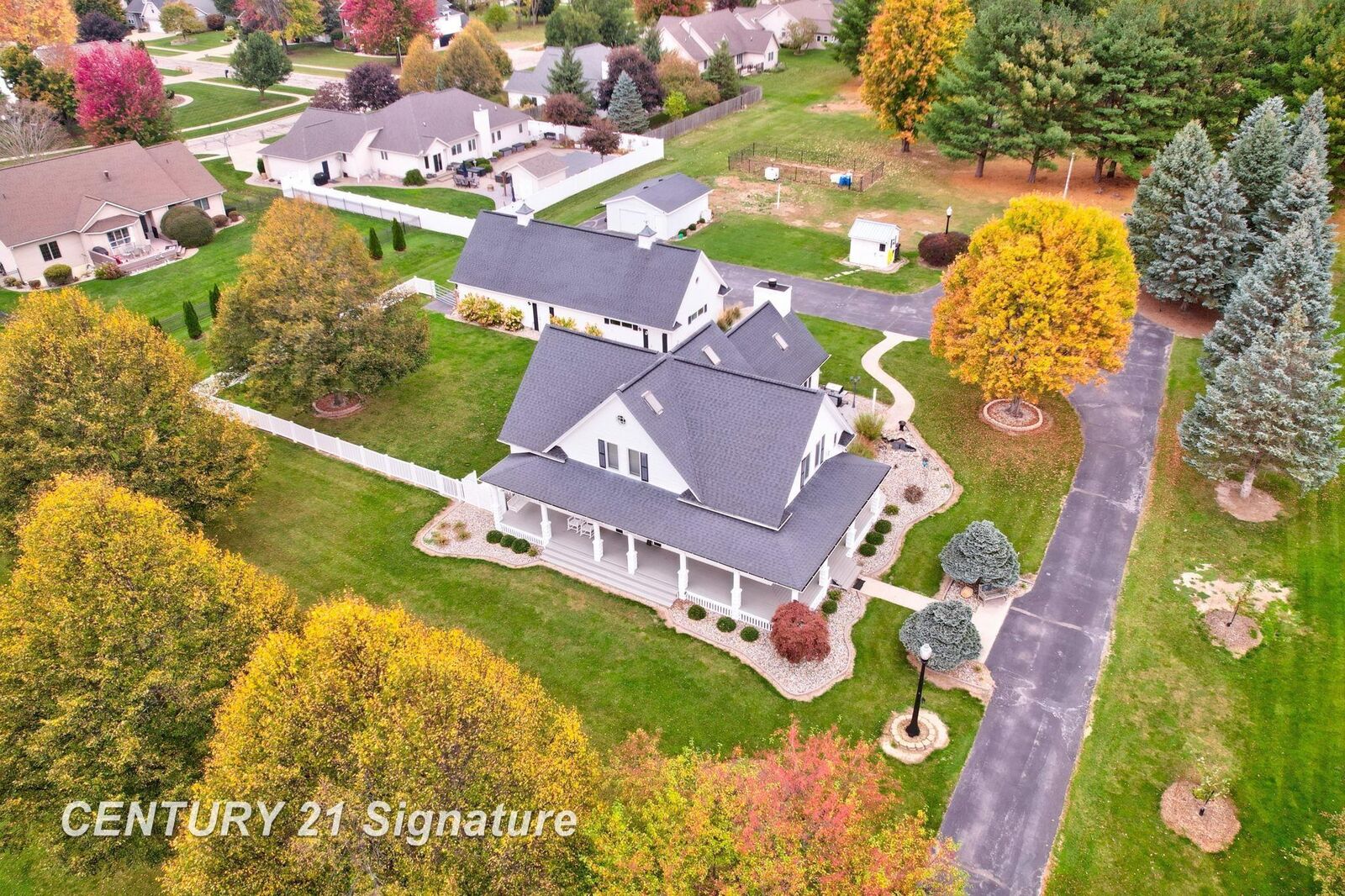 Property Photo:  930 Kennely Road  MI 48609 
