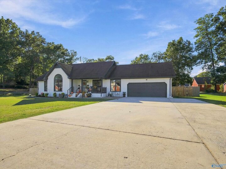 Property Photo: 1016 Birchwood Drive AL 35769