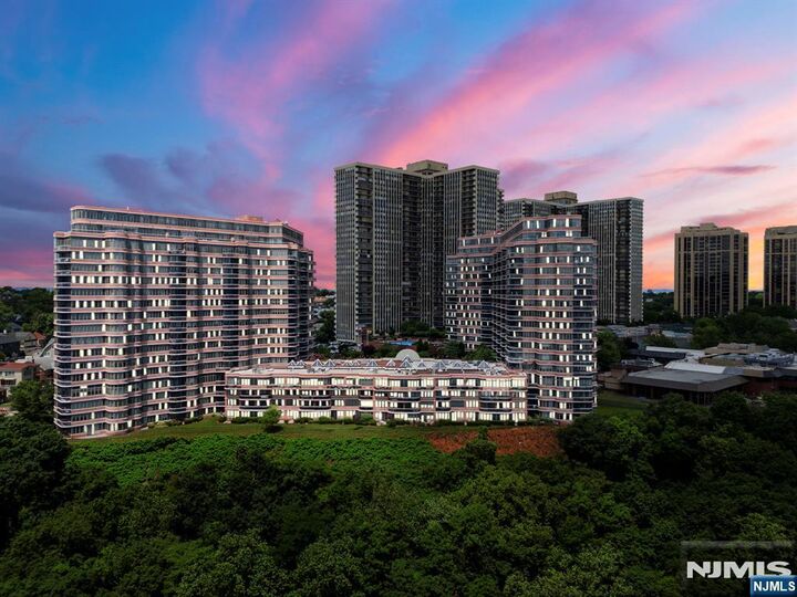 Property Photo:  100 Carlyle Drive 14E-S  NJ 07010 