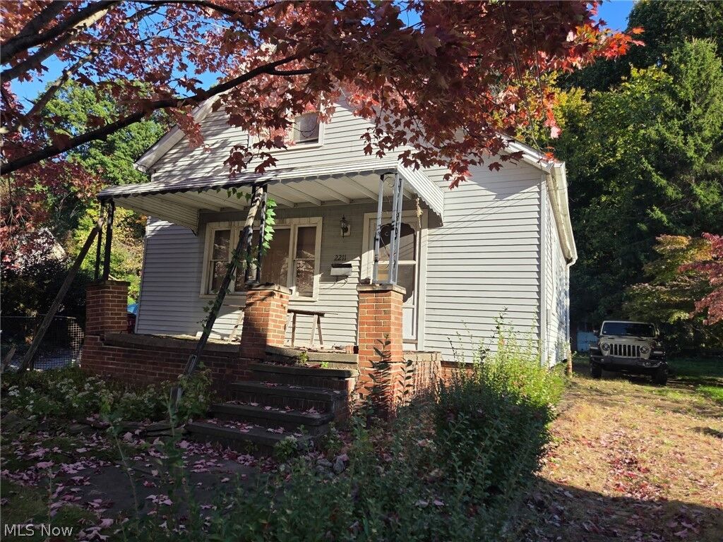 Property Photo:  2211 Murray Hill Road  OH 44106 
