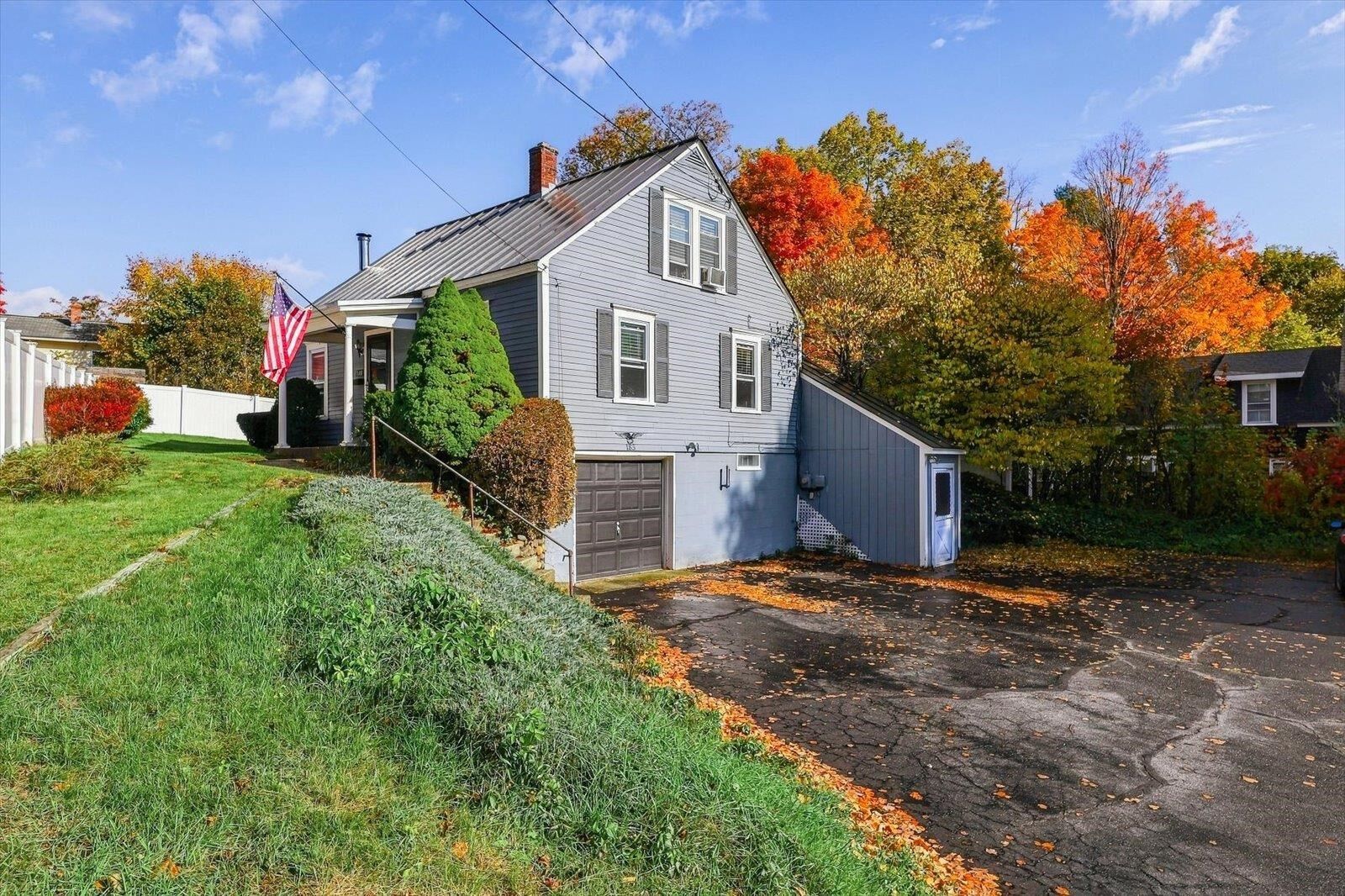 Property Photo: 185 North Street NH 03431
