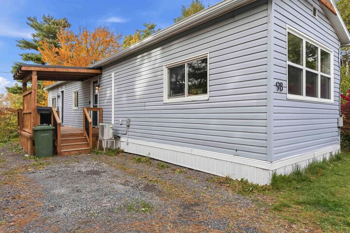 Property Photo:  98 Homco Drive Drive  NS B4N 3Y5 