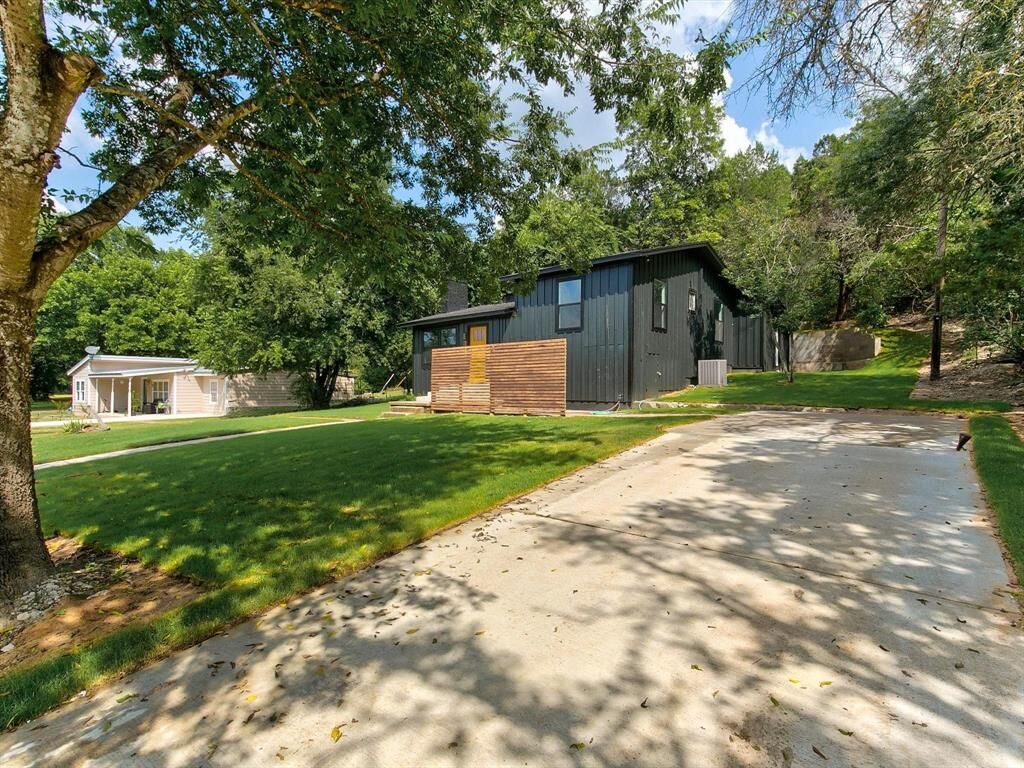 Property Photo:  9005 Lakeside Drive  TX 76093 