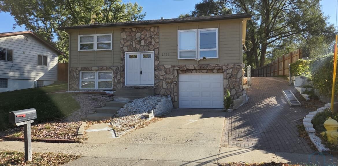 Property Photo:  2716 S Helen  IA 51106 