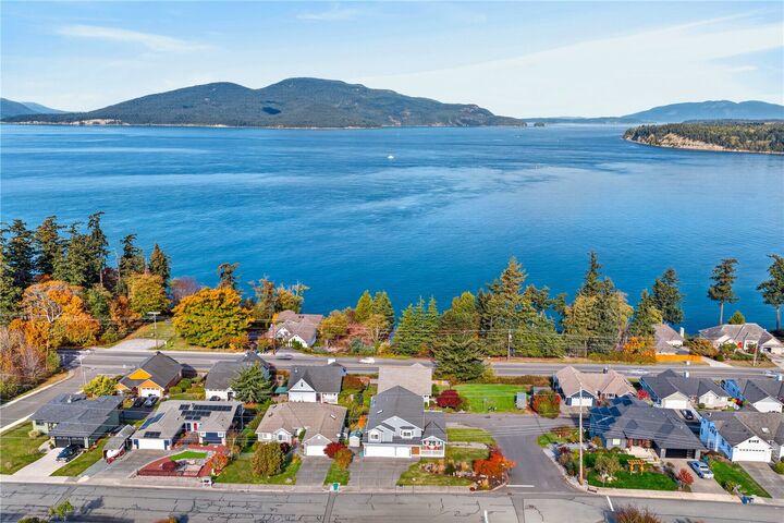 Property Photo:  3502 W 2nd  WA 98221 