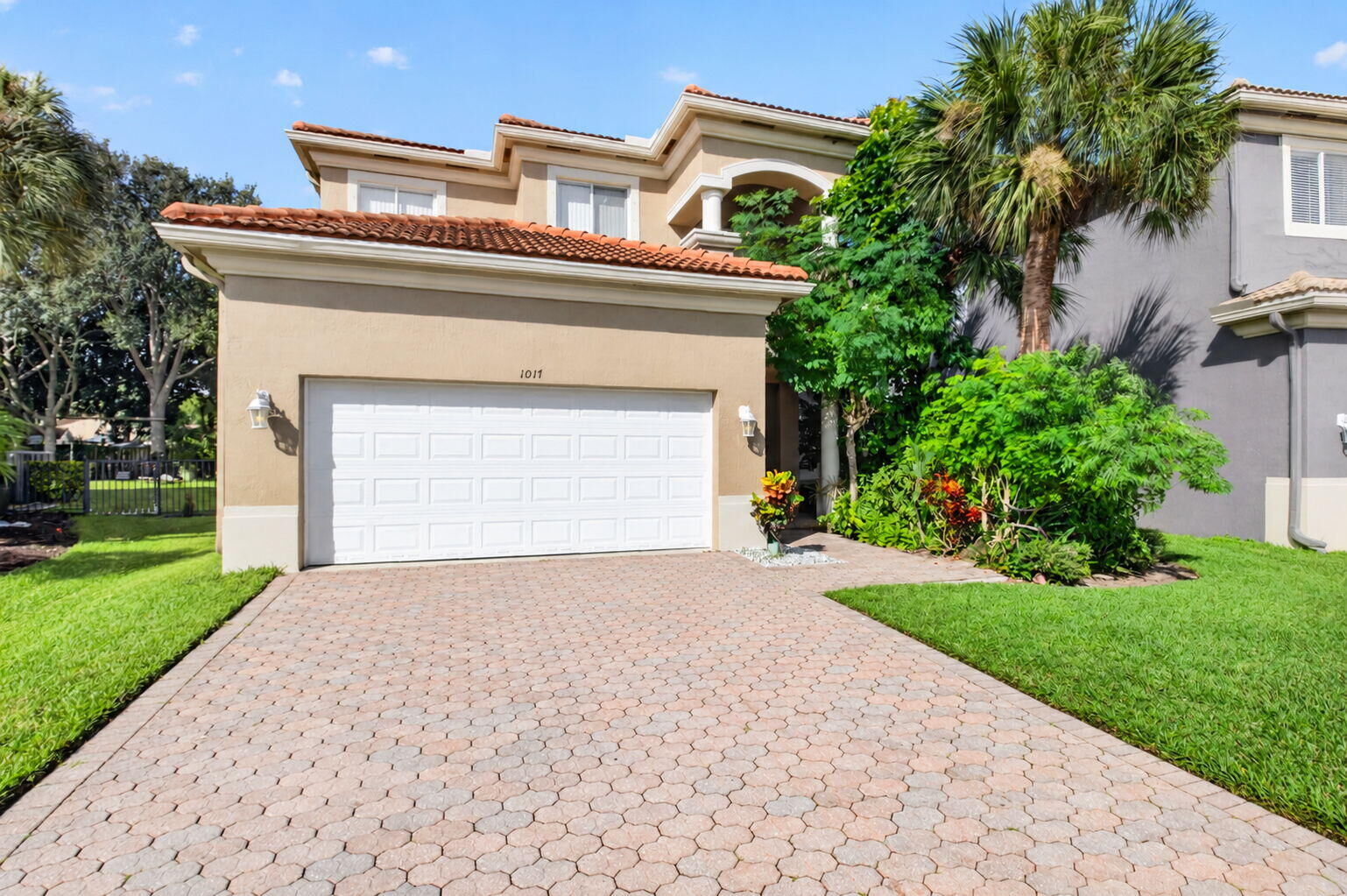 Property Photo: 1017 Grove Park Circle FL 33436