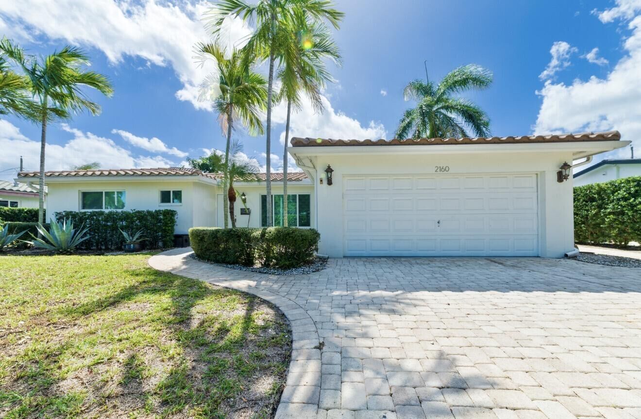Property Photo:  2160 NE 55th Court  FL 33308 