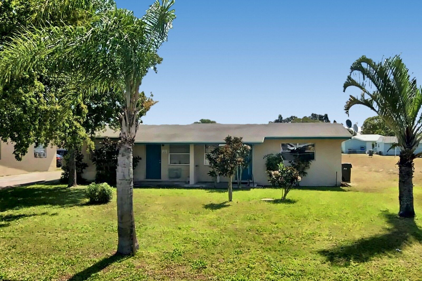 Property Photo: 127 NW 13th Avenue FL 33444