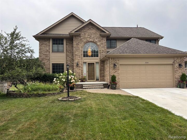 Property Photo:  530 Lexington Drive  MI 48307 