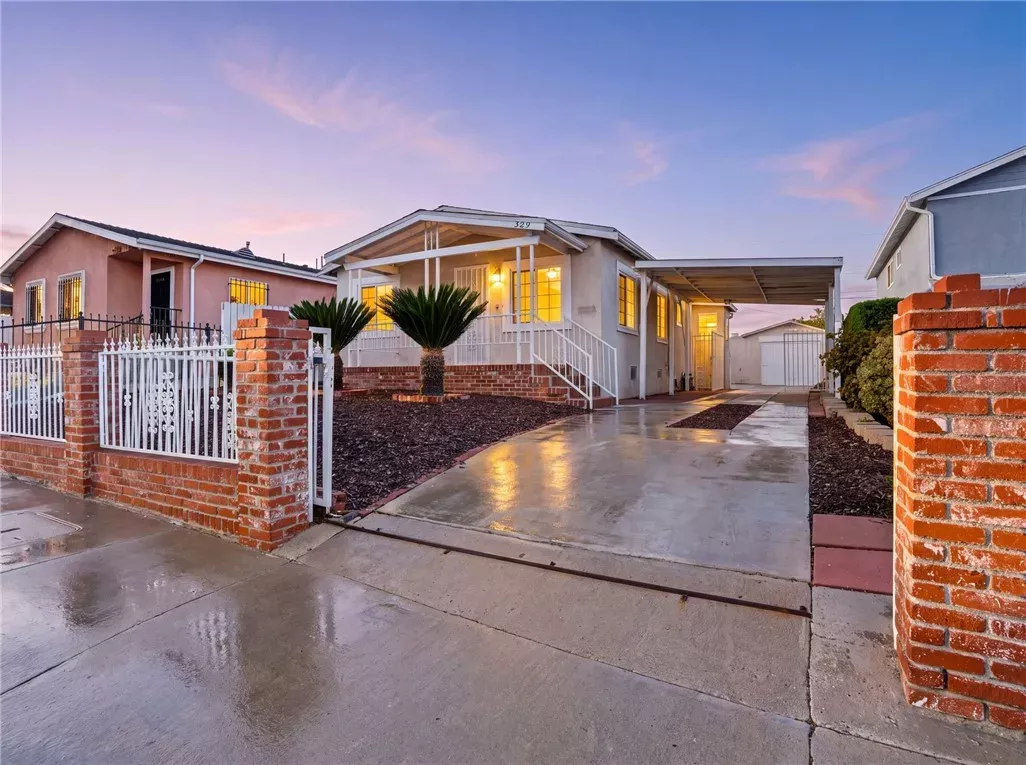 Property Photo:  329 W 120th  CA 90061 