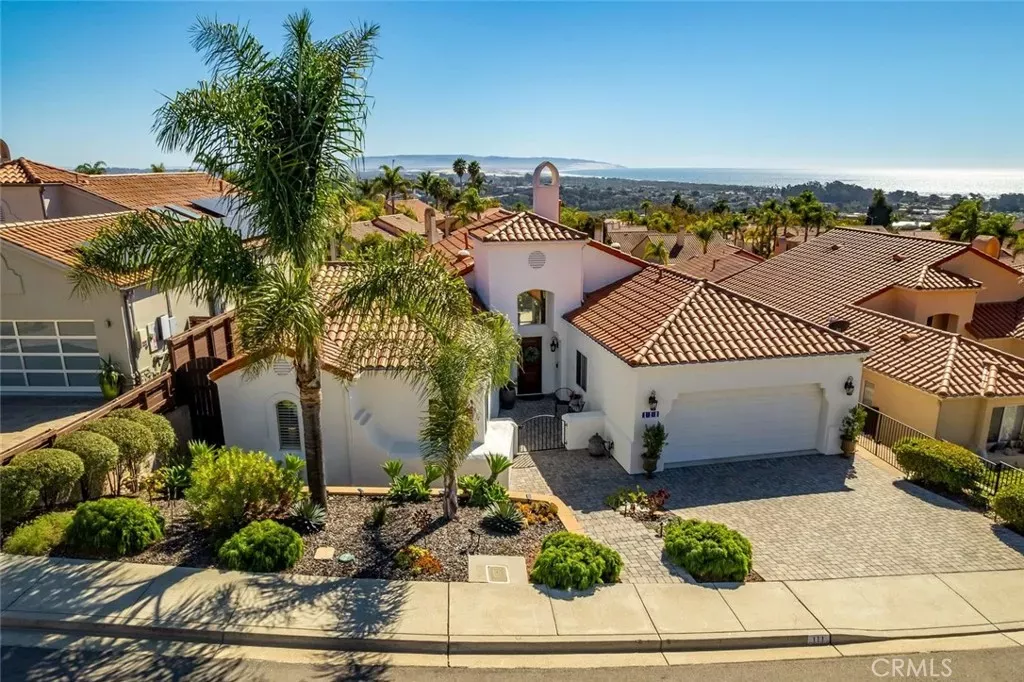 Property Photo:  111 El Viento  CA 93449 