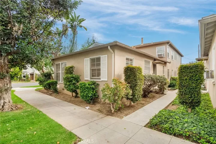 Property Photo:  1232 Devon  CA 90024 