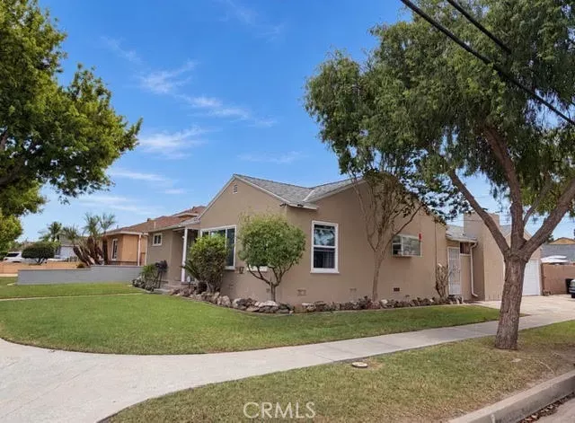Property Photo:  5439 Hersholt  CA 90712 