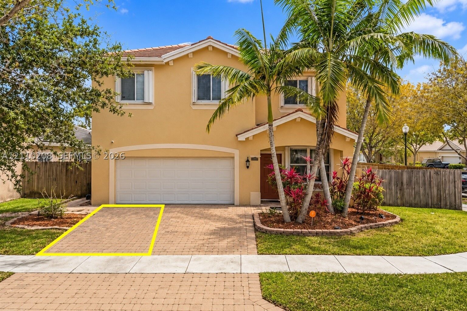 Property Photo: 657 SE 30th Ter A FL 33033