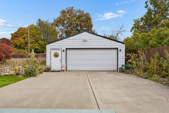 Property Photo: 715 S Houk Rd WA 99216
