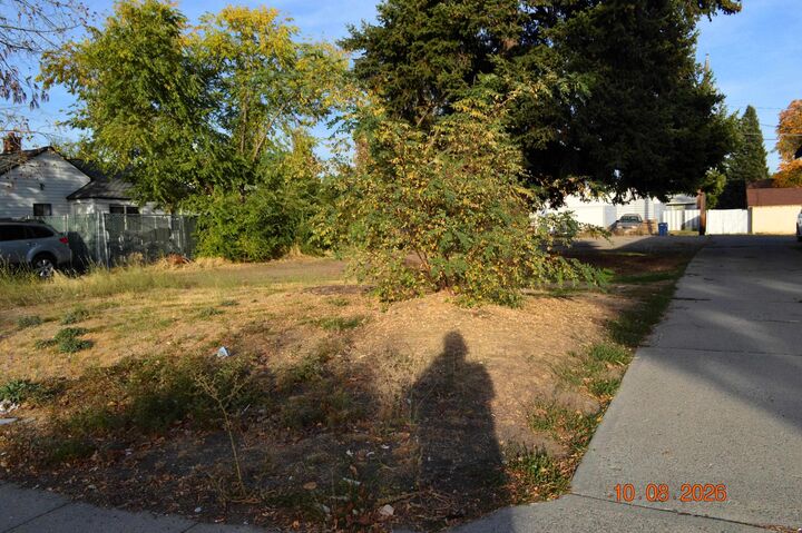 Property Photo: 4708 N Maple St WA 99205