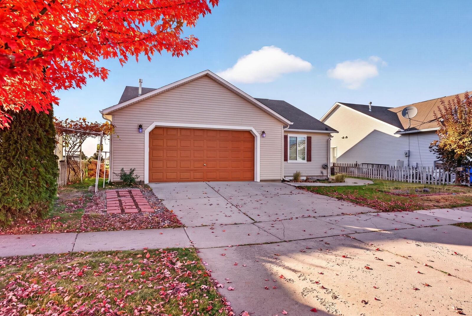 Property Photo: 824 S Aspen St WA 99001