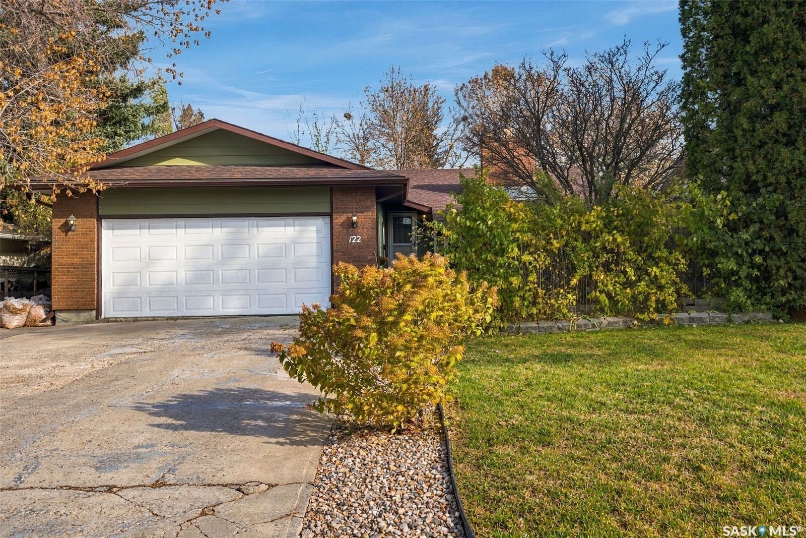 Property Photo:  122 Michener Drive  SK S4V 0G8 