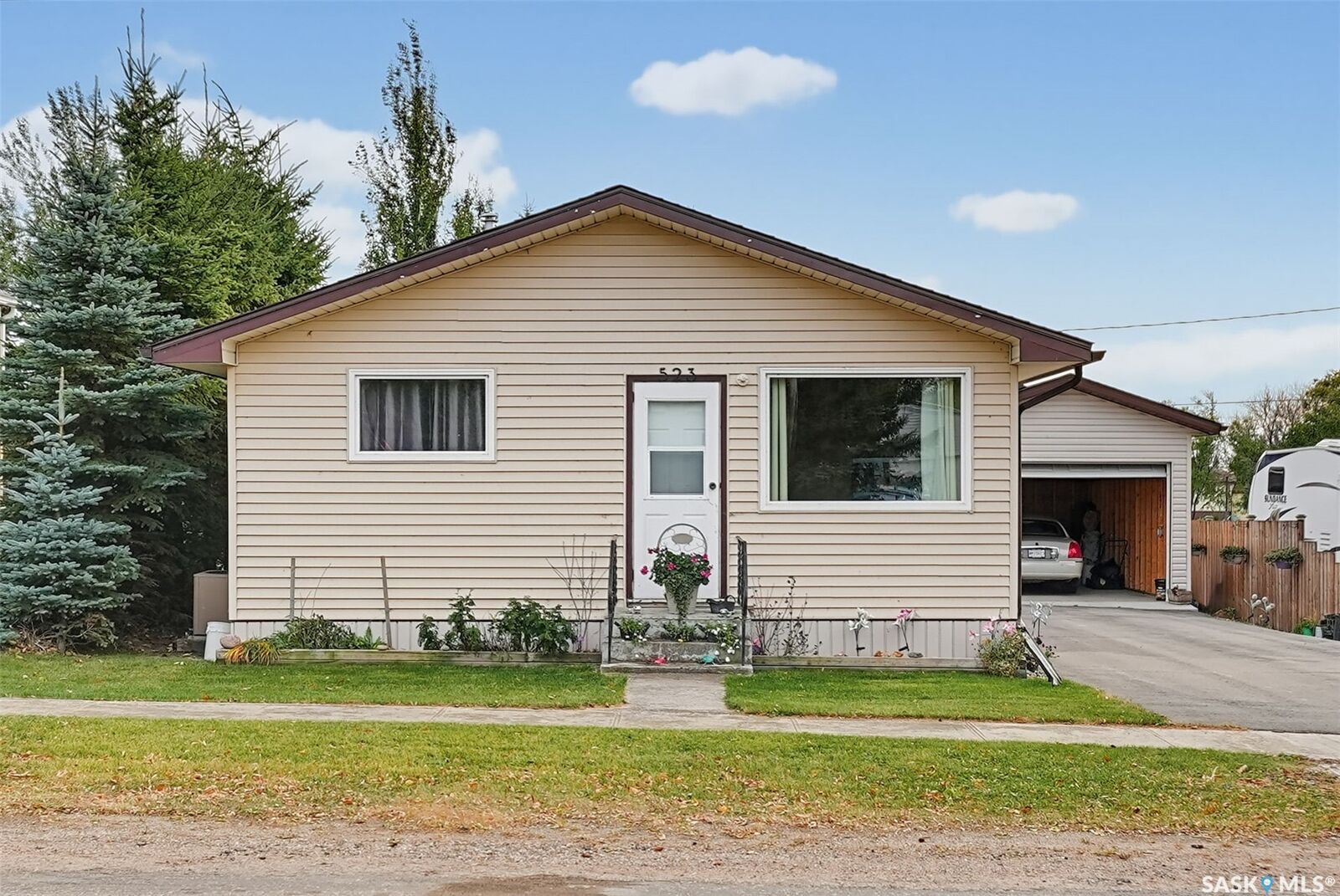 Property Photo: 523 St Anthony Street SK S0K 0S0