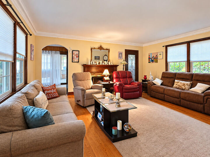 Property Photo:  