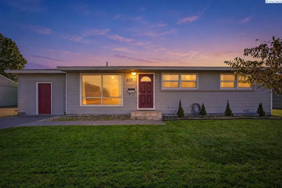 Property Photo: 333 W 10th Ave WA 99336