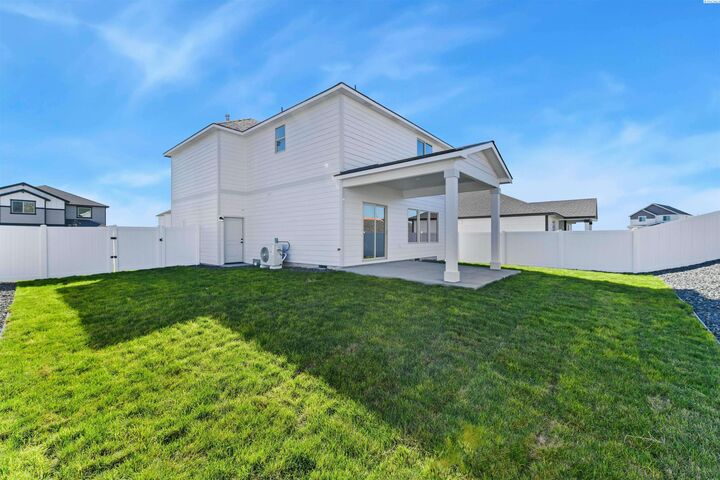 Property Photo:  734 Honeylicious St.  WA 99352 