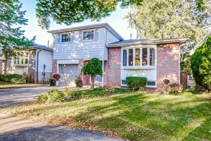 Property Photo:  1485 Newlands Crescent  ON L7M 1N8 