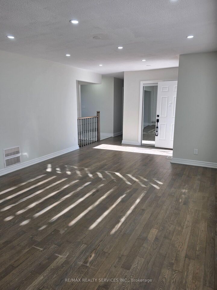 Property Photo: 13195 Heritage Road ON L7C 1V1