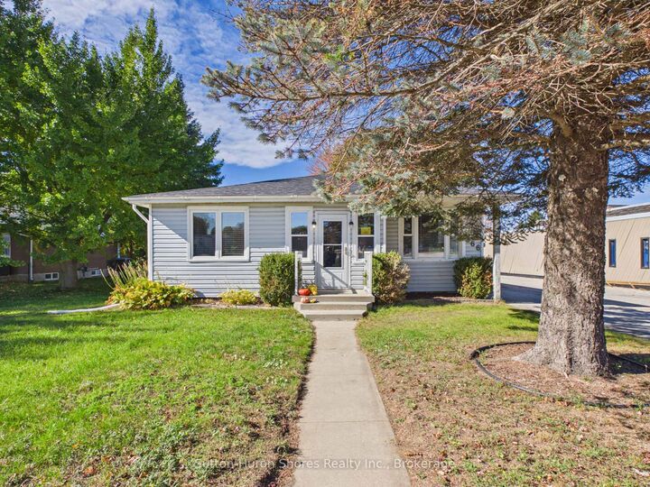 Property Photo:  366 Goderich Street  ON N0H 2C0 