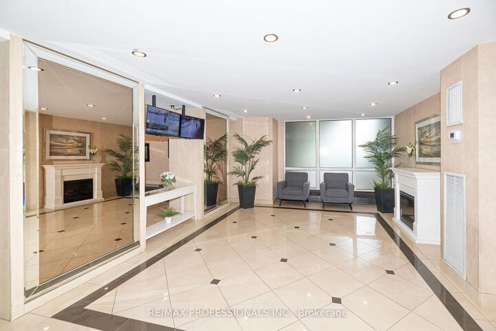 Property Photo:  1515 Lakeshore Road 708  ON L5E 3E3 
