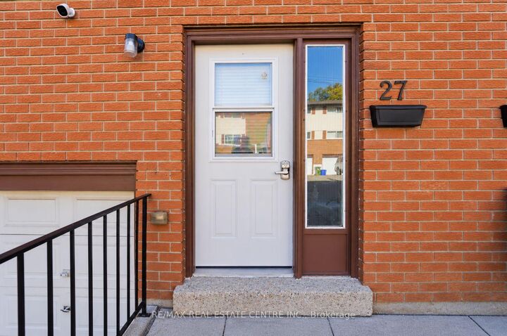 Property Photo:  27 Woodman Drive N  ON L8H 2M6 