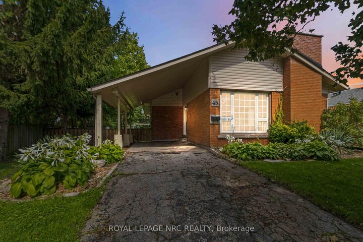 Property Photo:  45 Woodcroft Crescent  ON L3C 2H6 