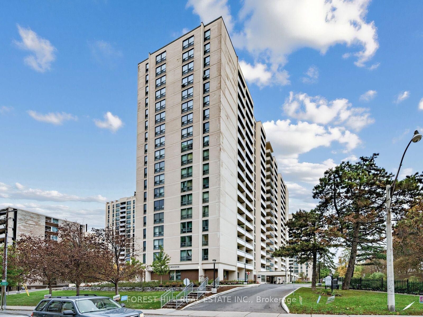 Property Photo:  140 Elm Ridge Drive 116  ON M6B 1B1 
