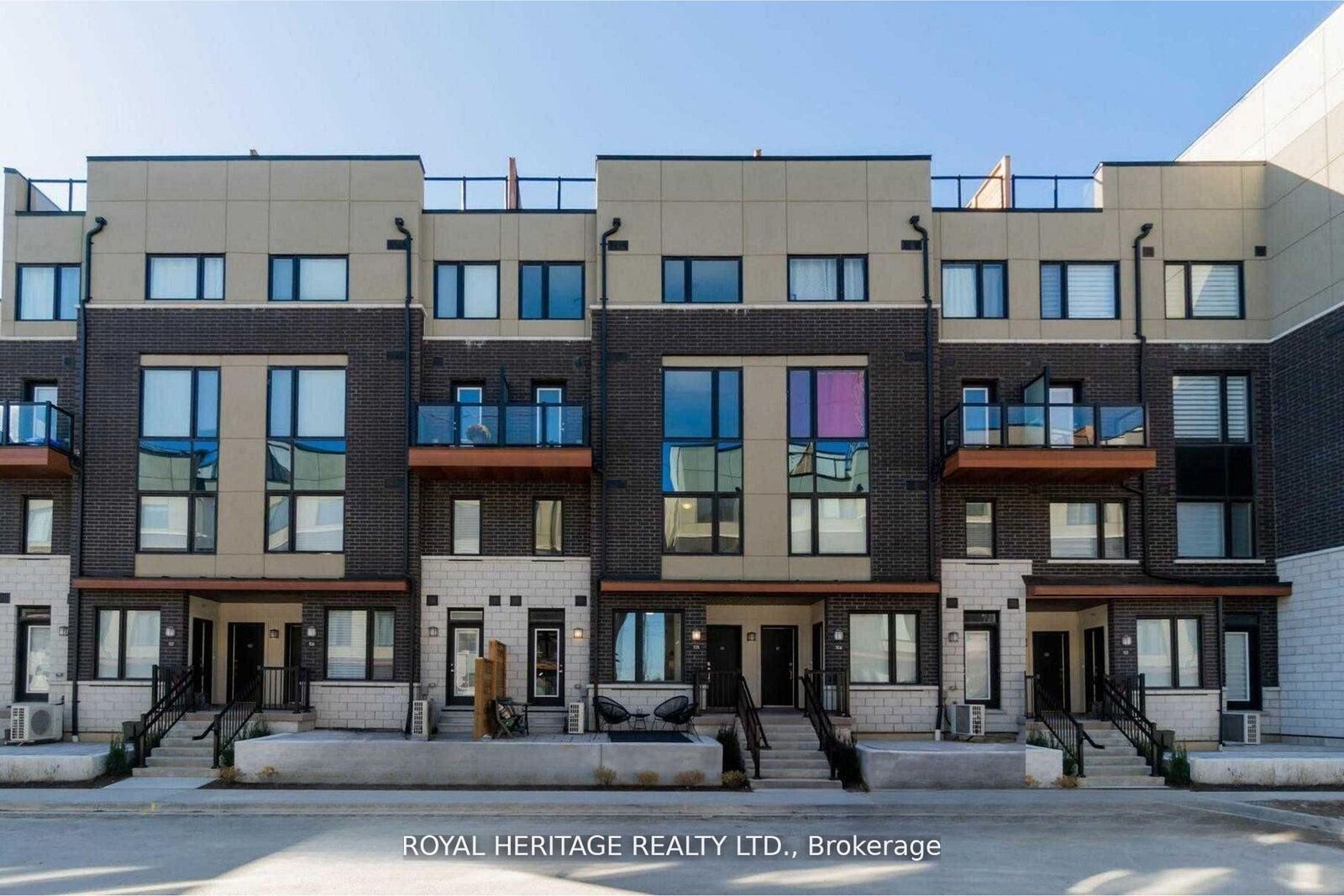 Property Photo:  1555 Kingston Road 103  ON L1V 0E9 